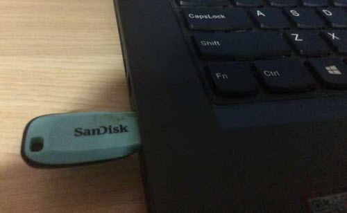 insert USB to Windows XP pc